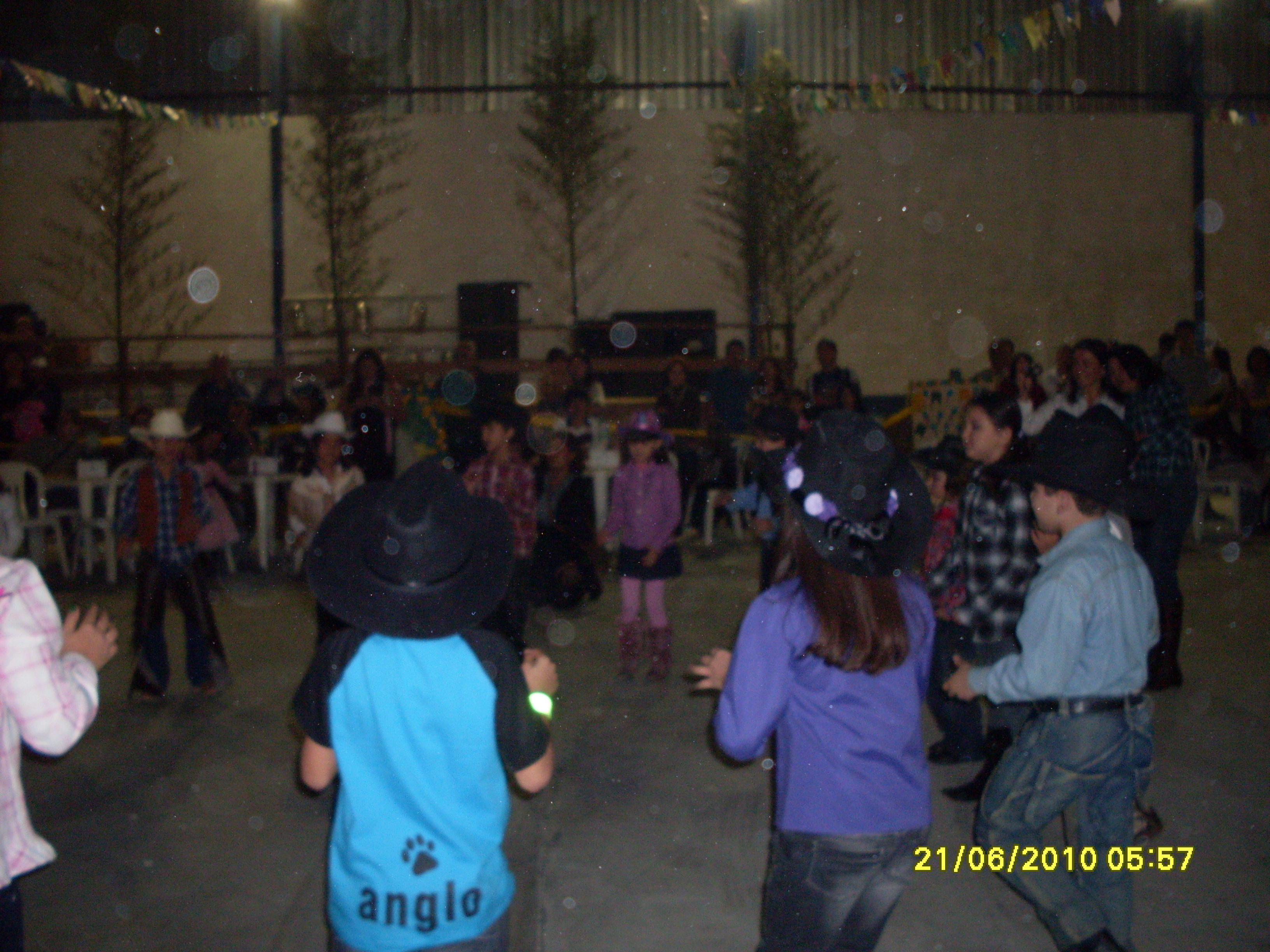 2010-06-21 05:57:22